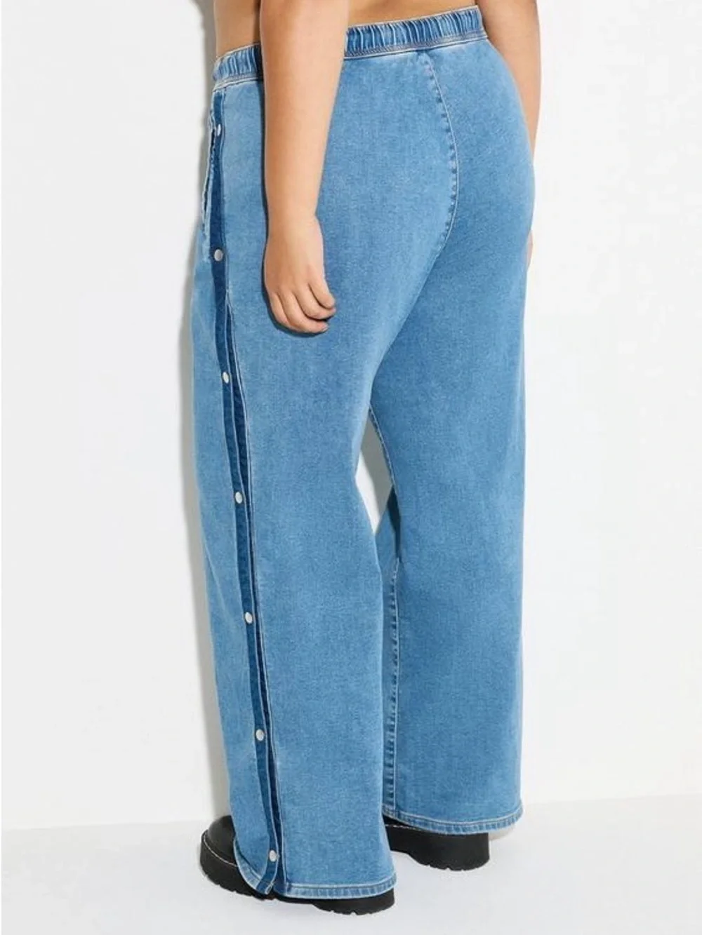 Torrid • NWT $90 LoveSick Pull-On Snap-Sides Jean W27”-32” R17” I30” - Picture 3 of 4